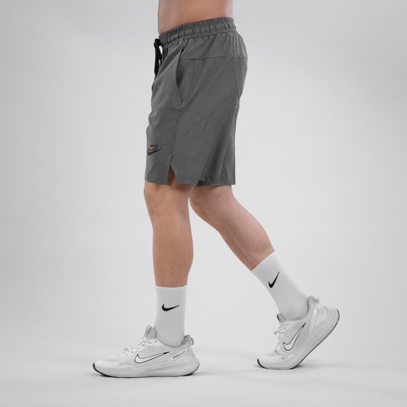شلوارک ورزشی مردانه نایک مدل Dri Fit-9017 طوسی — تصویر ۴