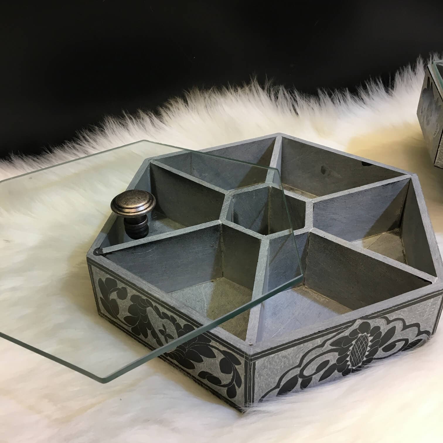 اردو خوری سنگی قلمزنی شده — تصویر ۴