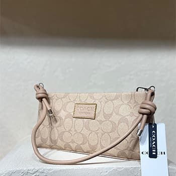 کیف دوشی چرم زنانه GUCCI مدل 4957 — تصویر ۴