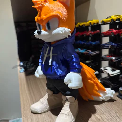 🦊 فیگور تیلز از سری سونیک (Tails – Sonic Series) | ارتفاع ۲۷ سانتیمتر | جنس PLA+ — تصویر ۴