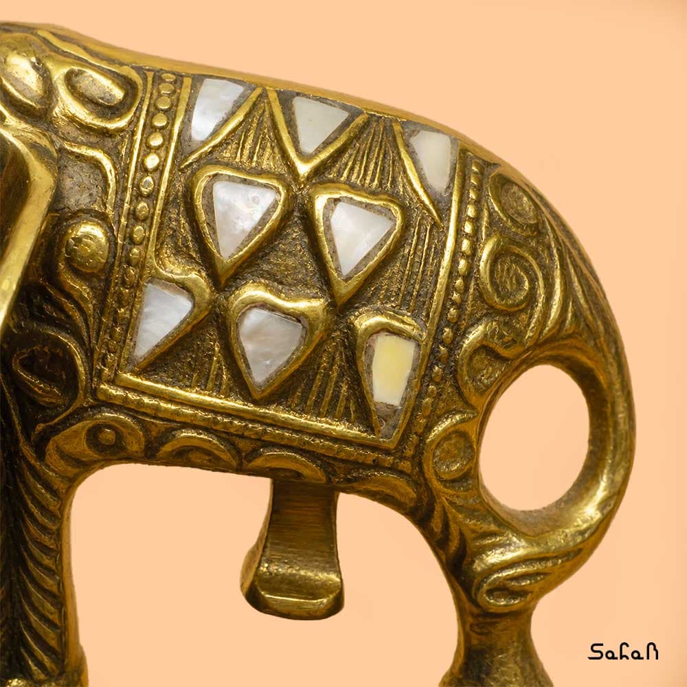 مجسمه برنج و صدف طرح فیل سایز 1 — تصویر ۳