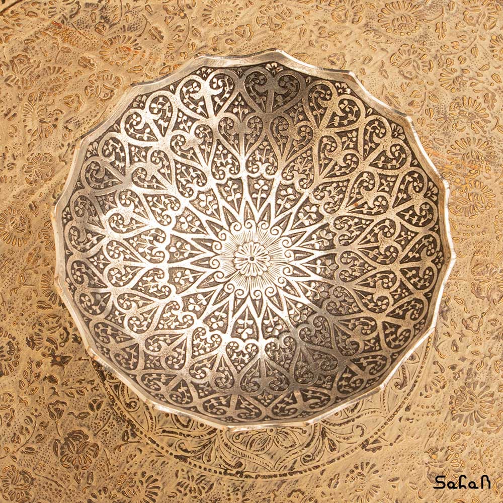 شیرینی خوری نقره ای طرح قلب — تصویر ۳