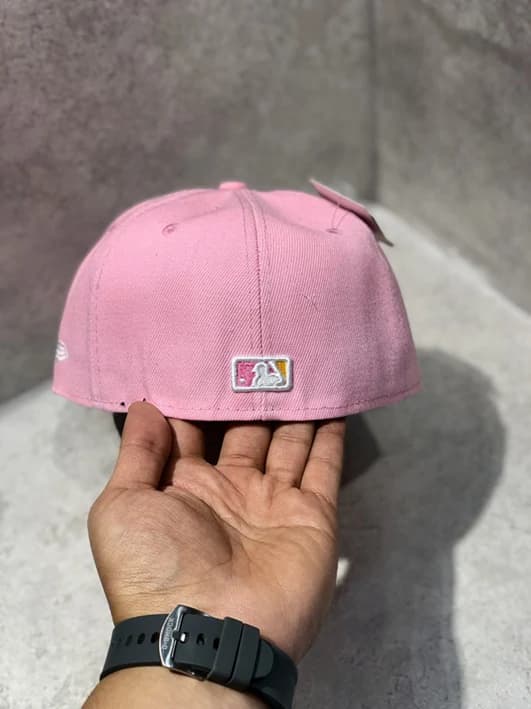 Dکلاه کپ برند New Era فیت بک طرح SanDiego صورتی مستر کوالیتی — تصویر ۵