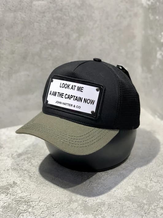 کلاه بیسبالی پشت توری مستر کوالیتی طرح جان هتر Look At Me — تصویر ۲