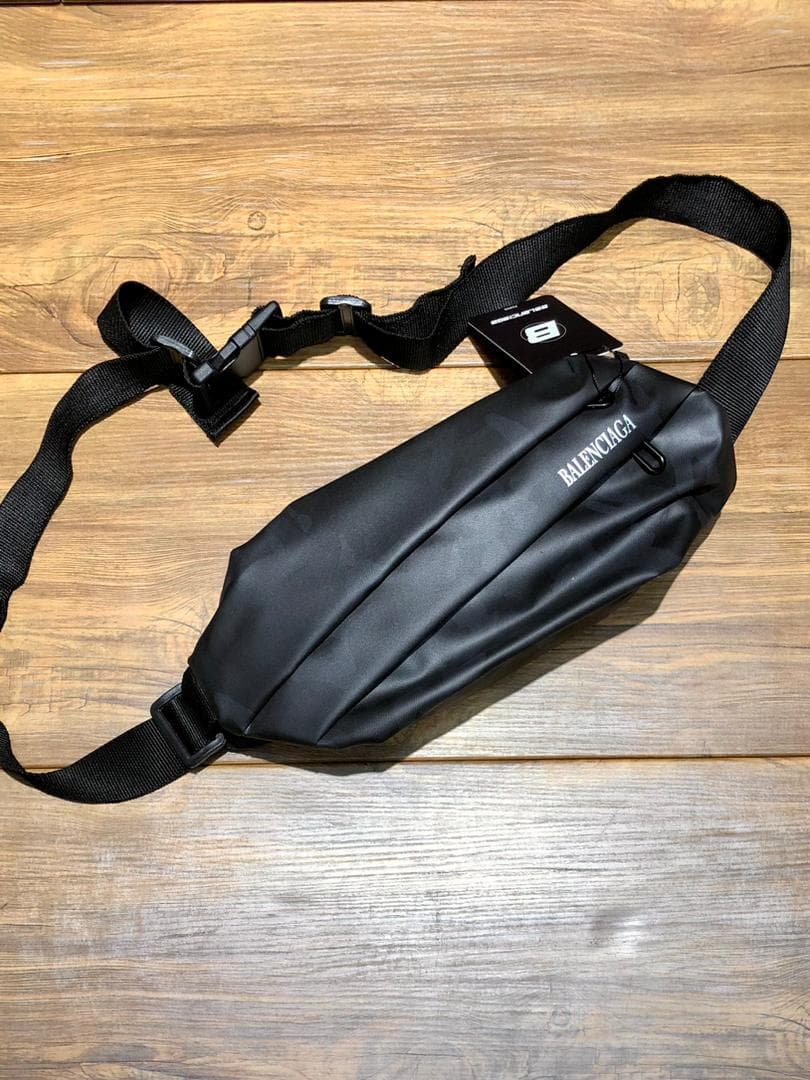 بادی بگ پارچه اسکین طرح Balenciaga چریکی مشکی — تصویر ۲