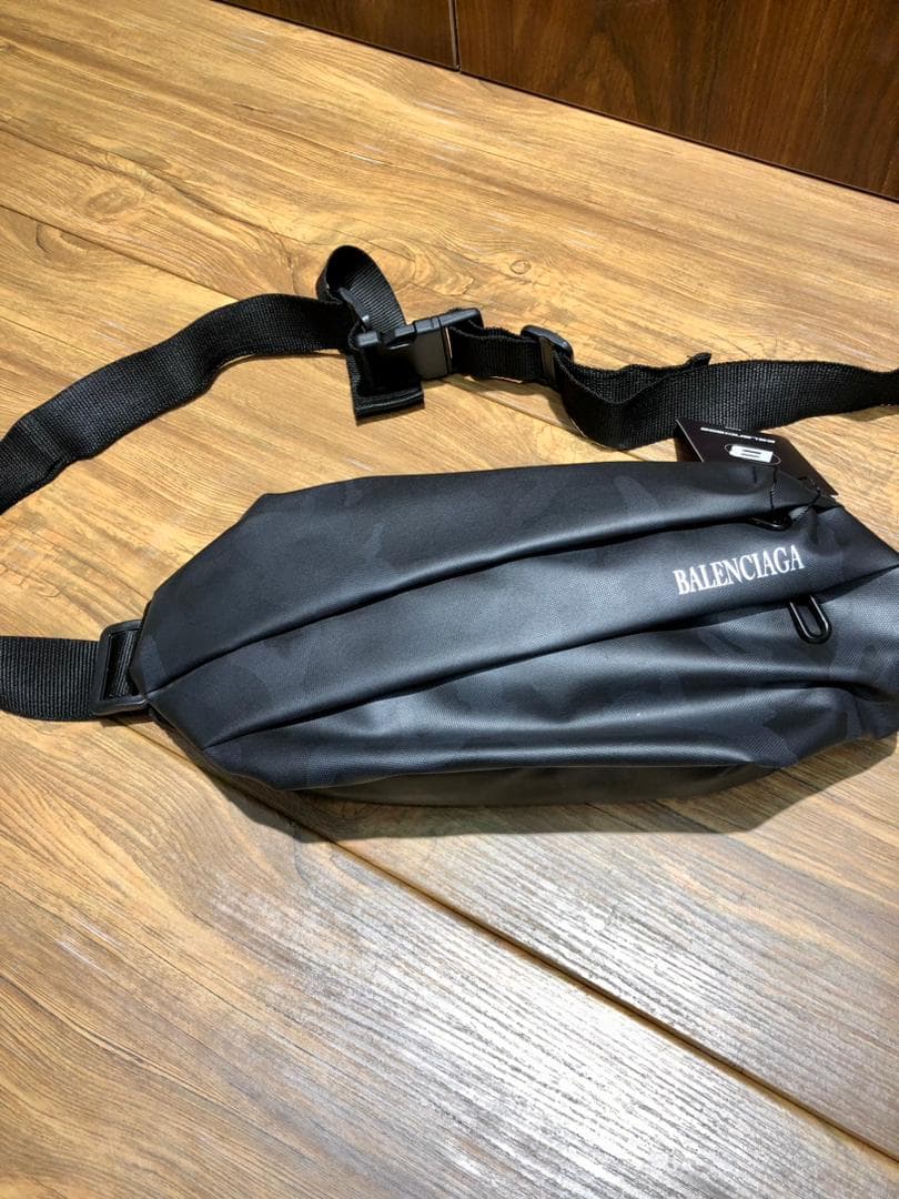 بادی بگ پارچه اسکین طرح Balenciaga چریکی مشکی — تصویر ۴