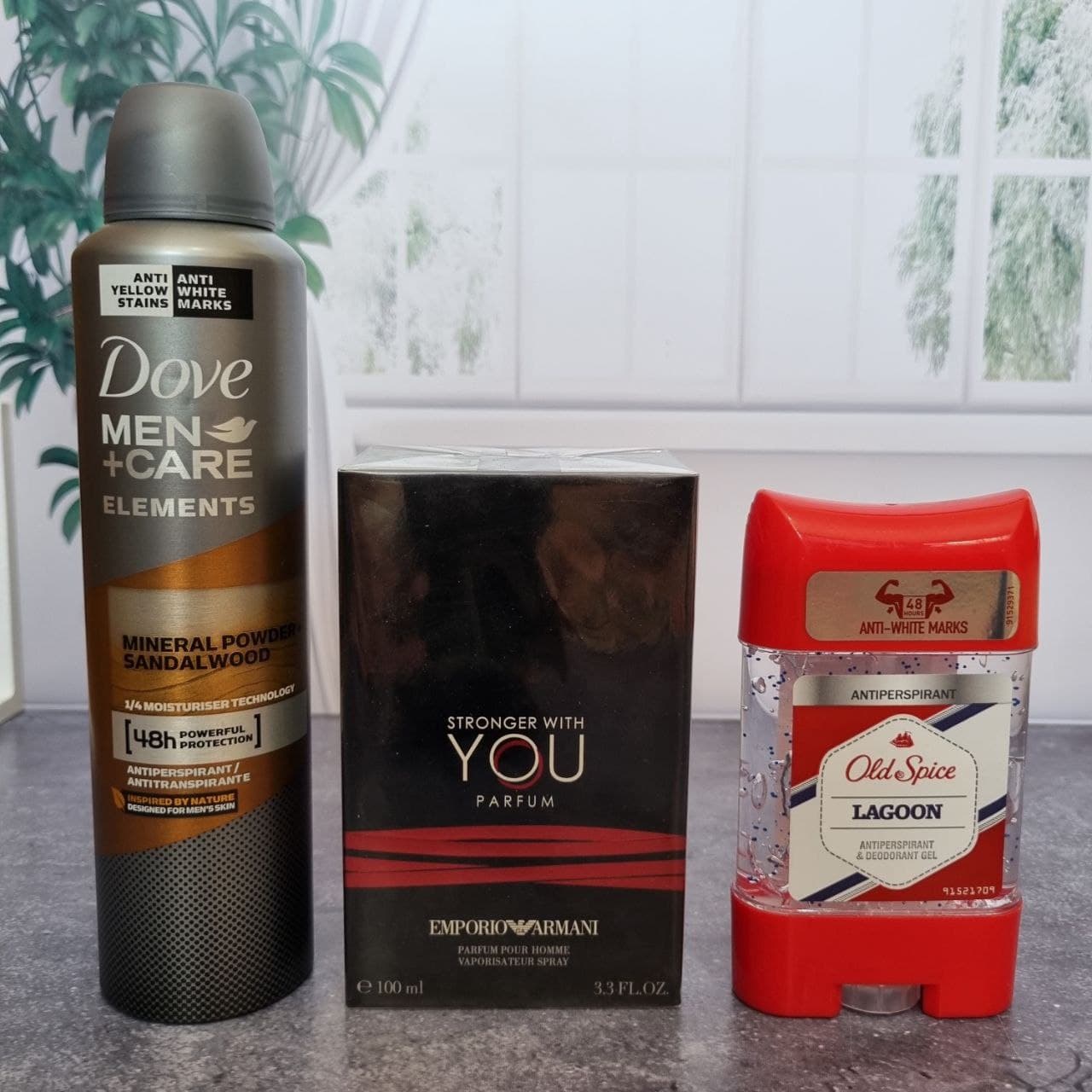 پک هدیه مردانه کد19 | عطر استرانگر ویت یو پارفوم + اسپری داو + مام — تصویر ۴