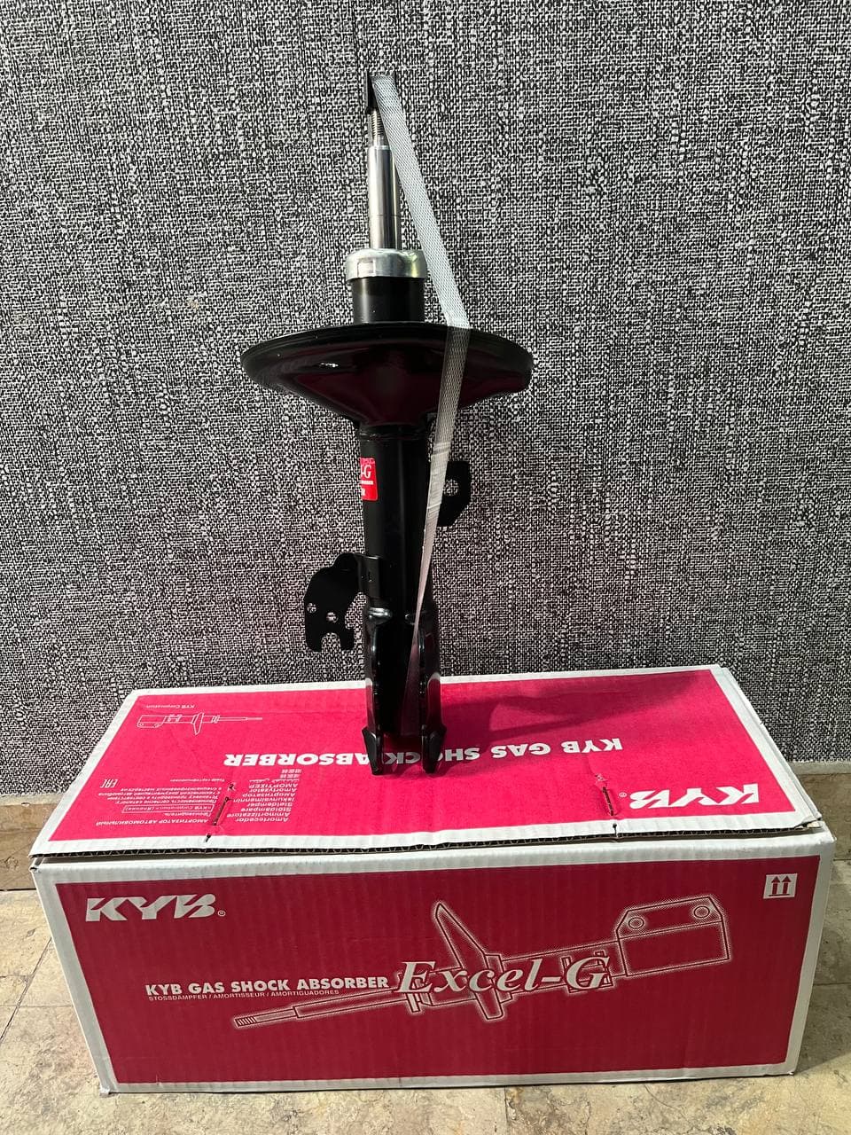 کمک فنر تویوتا کمری برند KYB( ژاپن ) جلو 2009-2007 — تصویر ۳