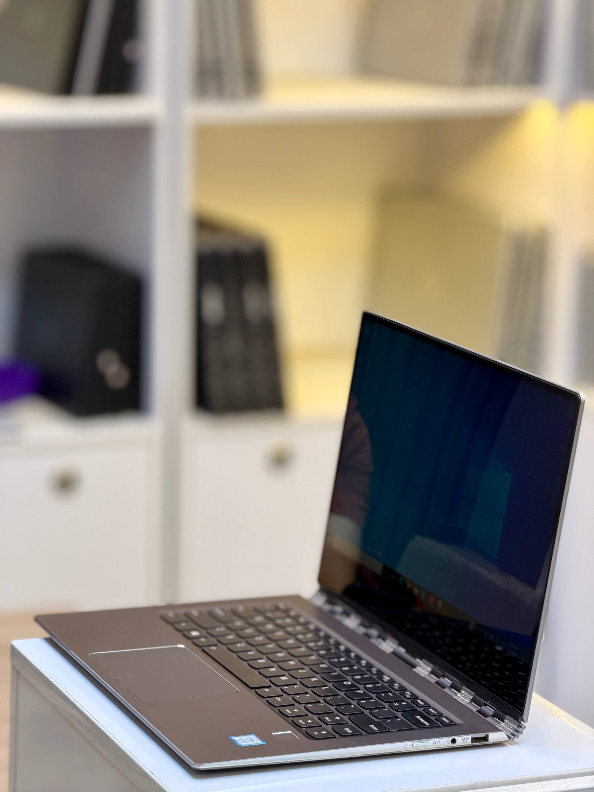لپ تاپ Lenovo Yoga 910 i7 7500U | 8GB | 256GB SSD | Intel HD | 14 inch X360 Touch — تصویر ۷