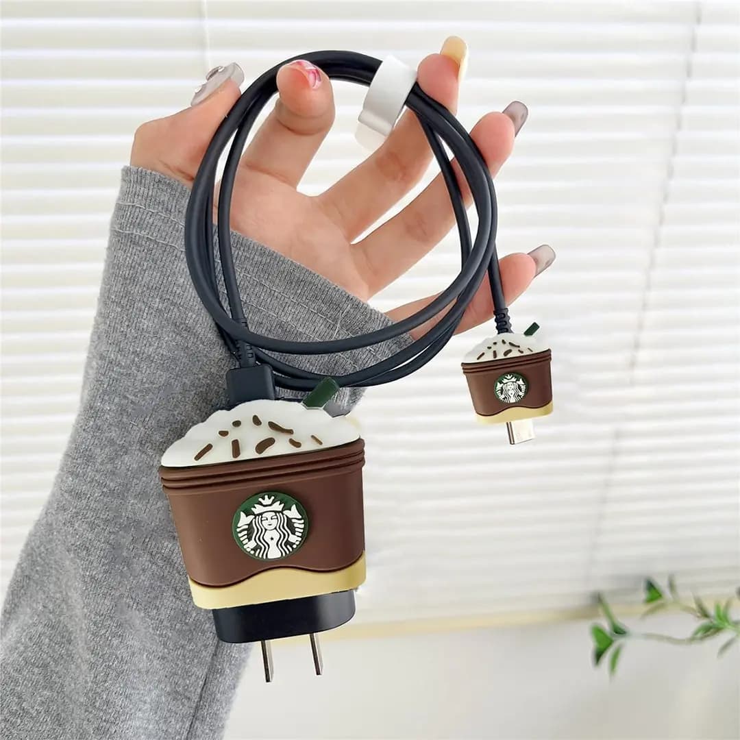 کاور و محافظ سیلیکونی شارژر گوشی موبایل سامسونگ مدل 25 وات 2 پین طرح Starbucks — تصویر ۵