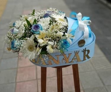 باکس گل نوزاد پسر طرح گهواره کد 1036