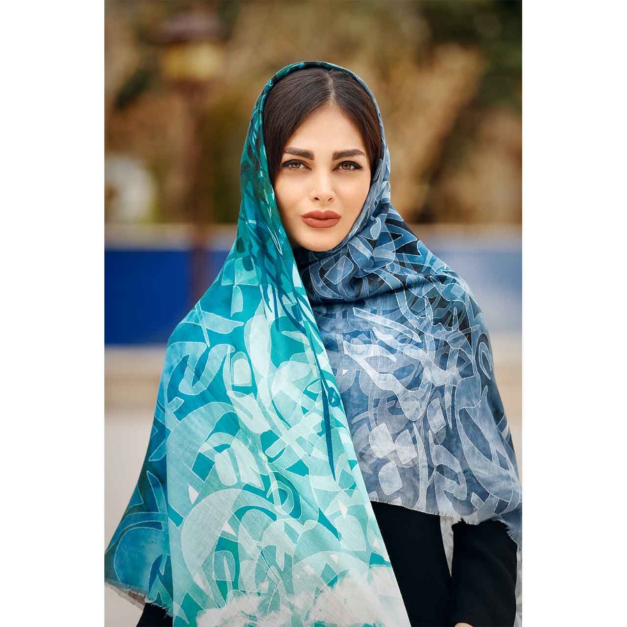 روسری نخی زنانه طرح خطاطی کد 04 — تصویر ۴