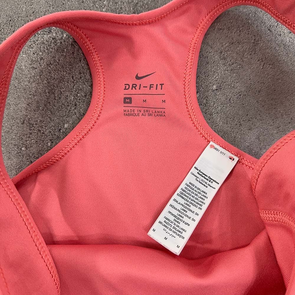 نیم تنه ورزشی اورجینال NIKE رنگ صورتی سایز M — تصویر ۳