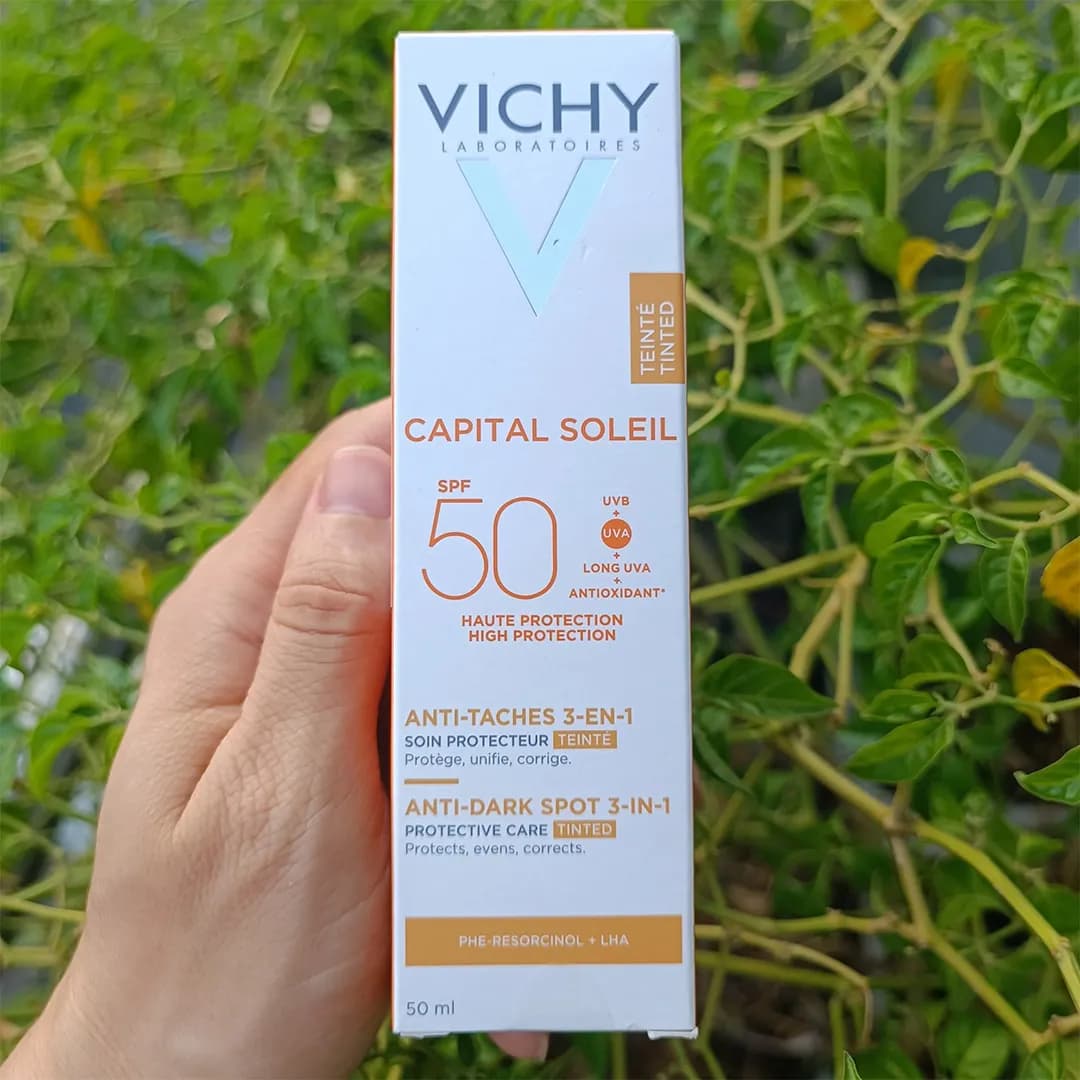 کرم ضد آفتاب رنگی ویشی CAPITAL SOLEIL SPF50 ANTI-TACHES 3-EN-1 حجم 50 میلی لیتری — تصویر ۱۱