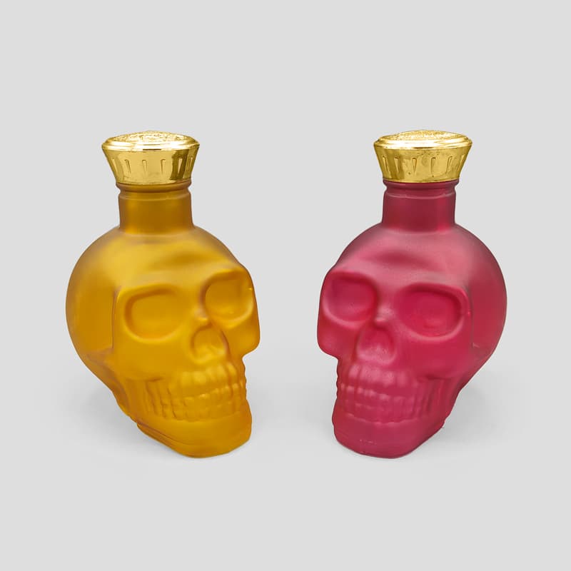 بطری جمجمه بلک لایت ظرفیت 300 میلیلیتر مدل Mini Skull درب پیچی کد Shg017 — تصویر ۳