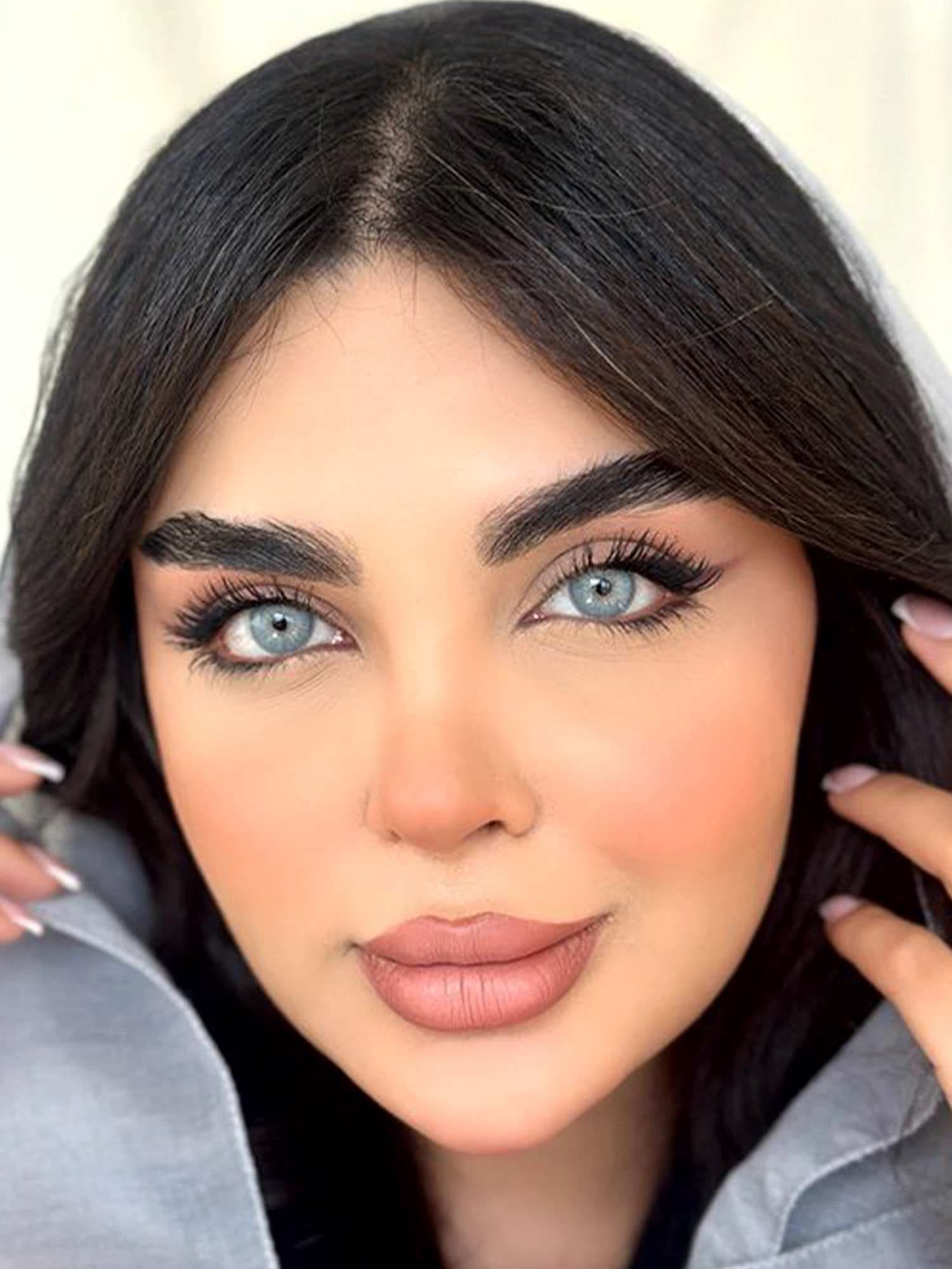 لنز رنگی یونیک چلسی گری Unique Chelsea gray — تصویر ۳