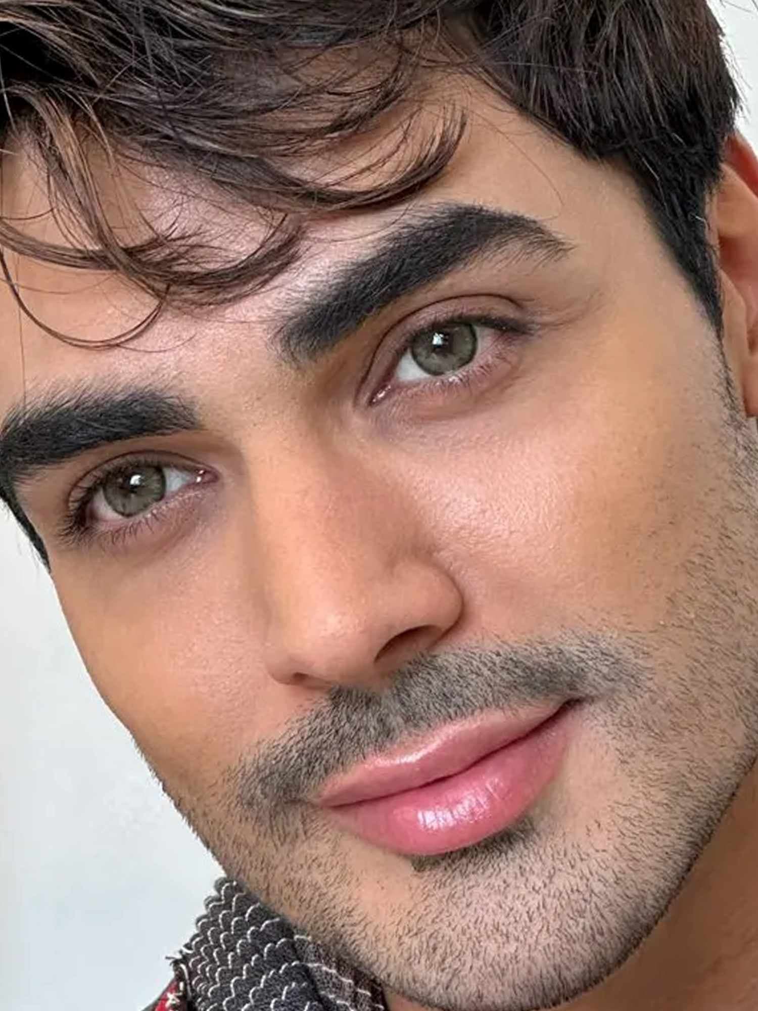 لنز طبی رنگی اوربان لایر کلئوپاترا گرین Cleopatra Green — تصویر ۴