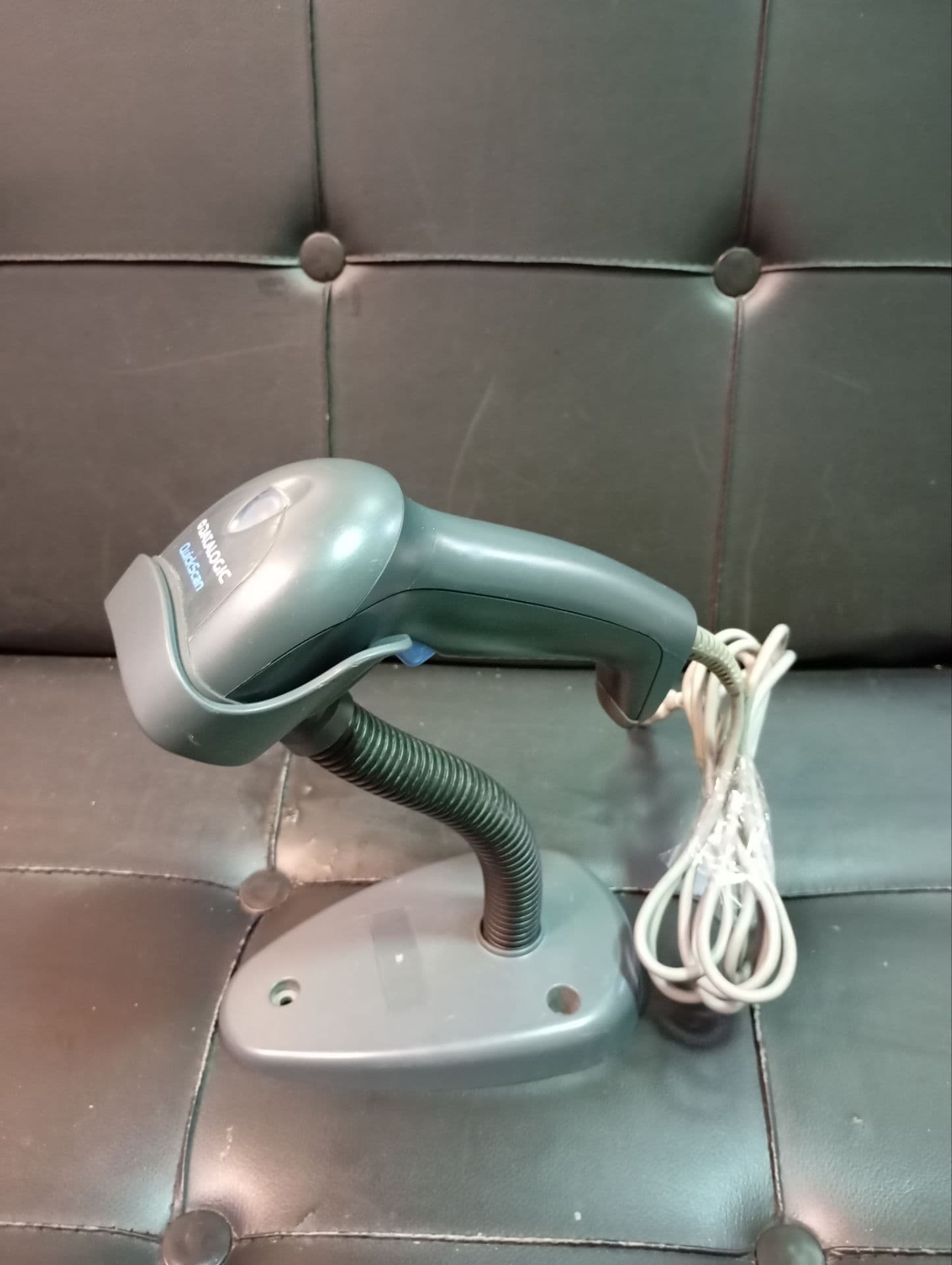 بارکدخوان دیتالاجیک Quick Scan i QD2130 با پایه(استوک)
