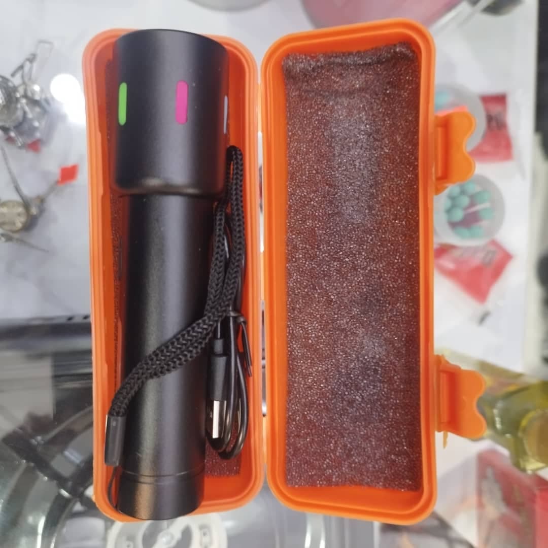 چراغ قوه شارژی دستی کمپینگ — تصویر ۲