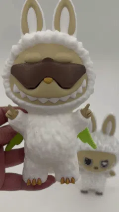 🧸 عروسک لبوبو مدل Archangel | فرشته سپید 🕊️✨ | رنگآمیزی دستی | چاپ سهبعدی +PLA | ارتفاع ۲۲ سانتیمتر — تصویر ۶