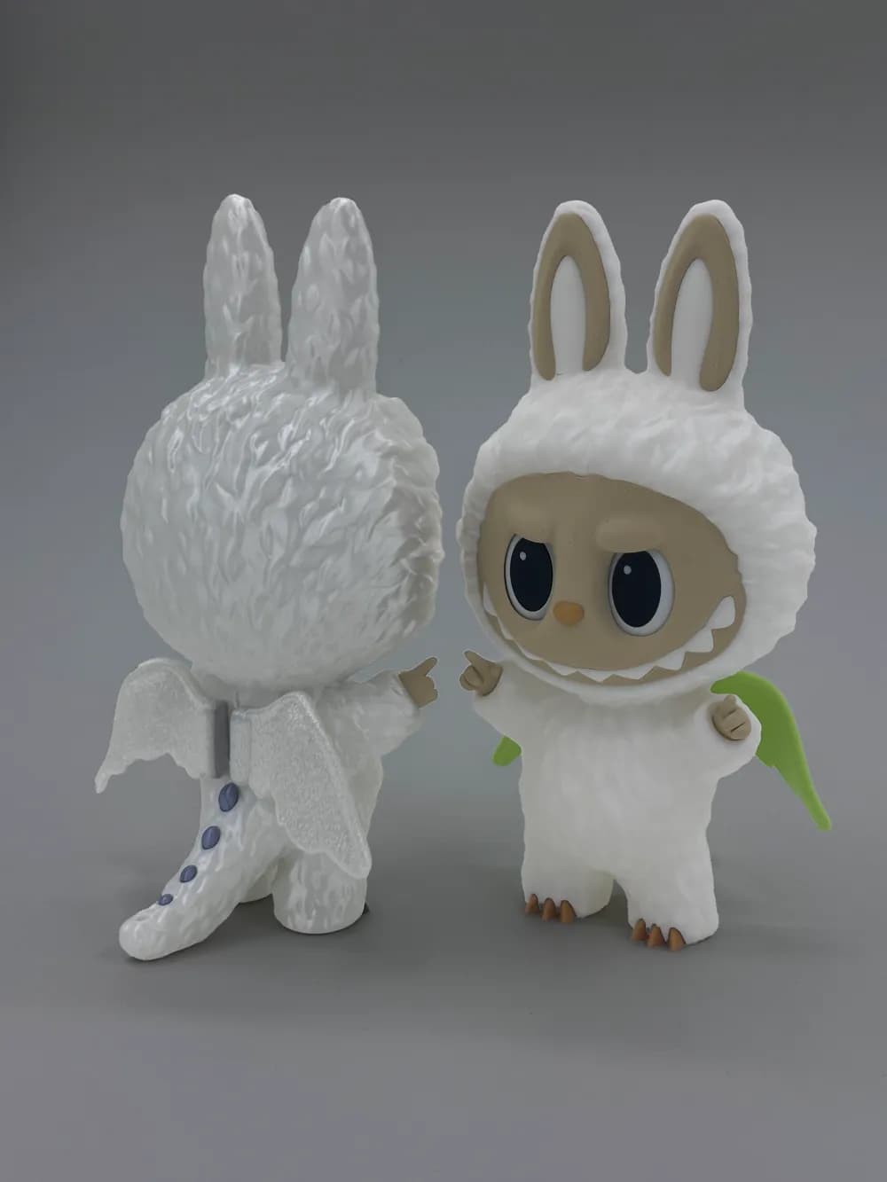 🧸 عروسک لبوبو مدل Archangel | فرشته سپید 🕊️✨ | رنگآمیزی دستی | چاپ سهبعدی +PLA | ارتفاع ۲۲ سانتیمتر — تصویر ۵