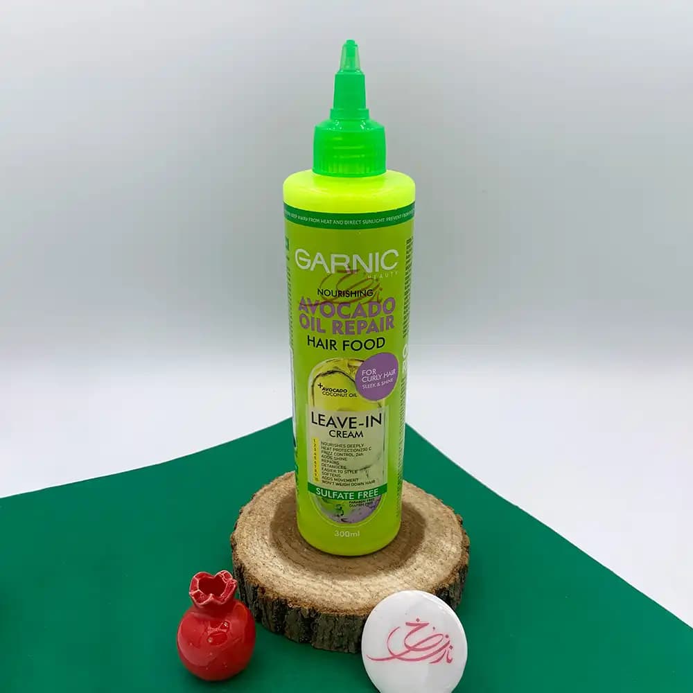 کرم موی بدون آبکشی گارنیک GARNIC مدل Avocado Oil Repair هیر فود مخصوص موهای فر حجم 300 میلی لیتر — تصویر ۲