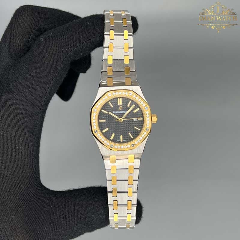 ساعت زنانه اودمار پیگه دو رنگ طلایی نقره ای صفحه مشکی Audemars piguet 2022 — تصویر ۶