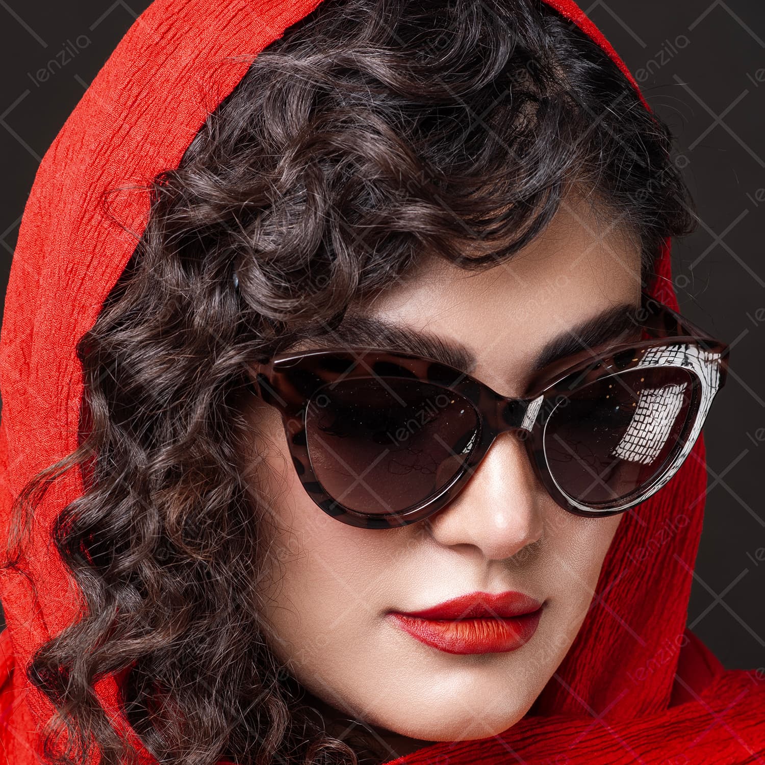 عینک آفتابی زنانه مدل 686ـ566 — تصویر ۲