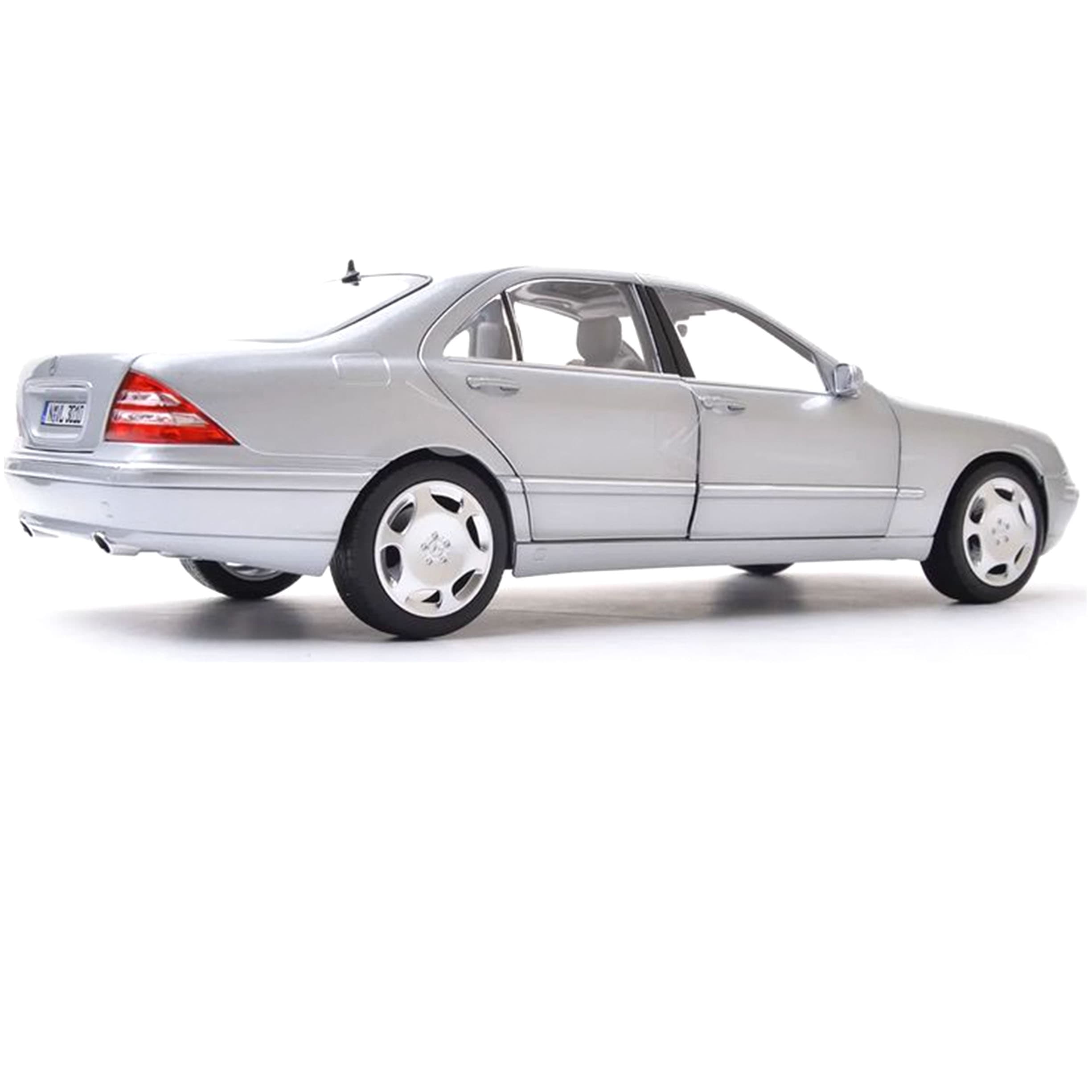 ماکت ماشین Norev مدل Mercedes Benz S600 — تصویر ۹