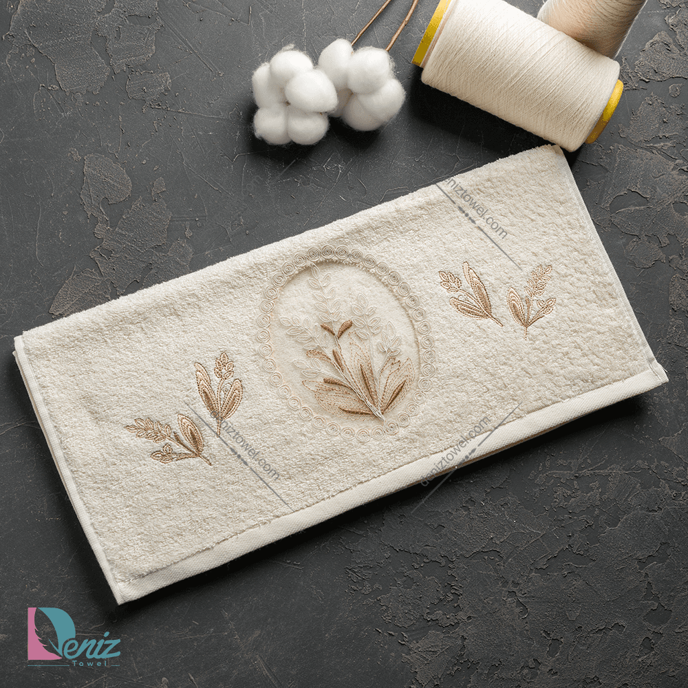 حوله دستی سرمه دوزی گندم رنگ شیری