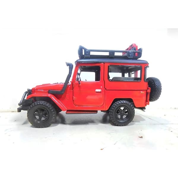 ماکت ماشین فلزی موتورمکس Motormax مدل 1:24 Toyota FJ40 Land Cruiser قرمز — تصویر ۵