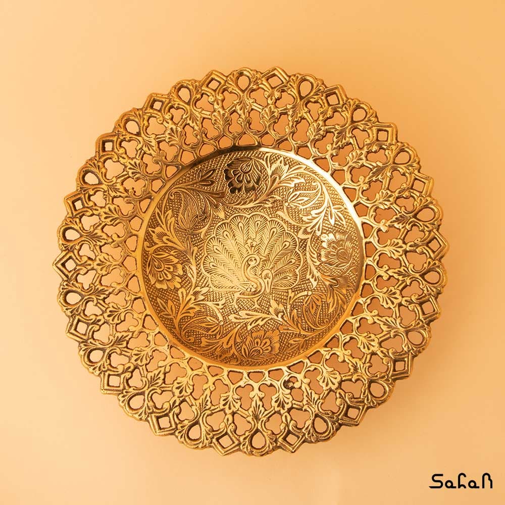 شیرینی خوری برنجی طلایی طرح طاووس — تصویر ۳