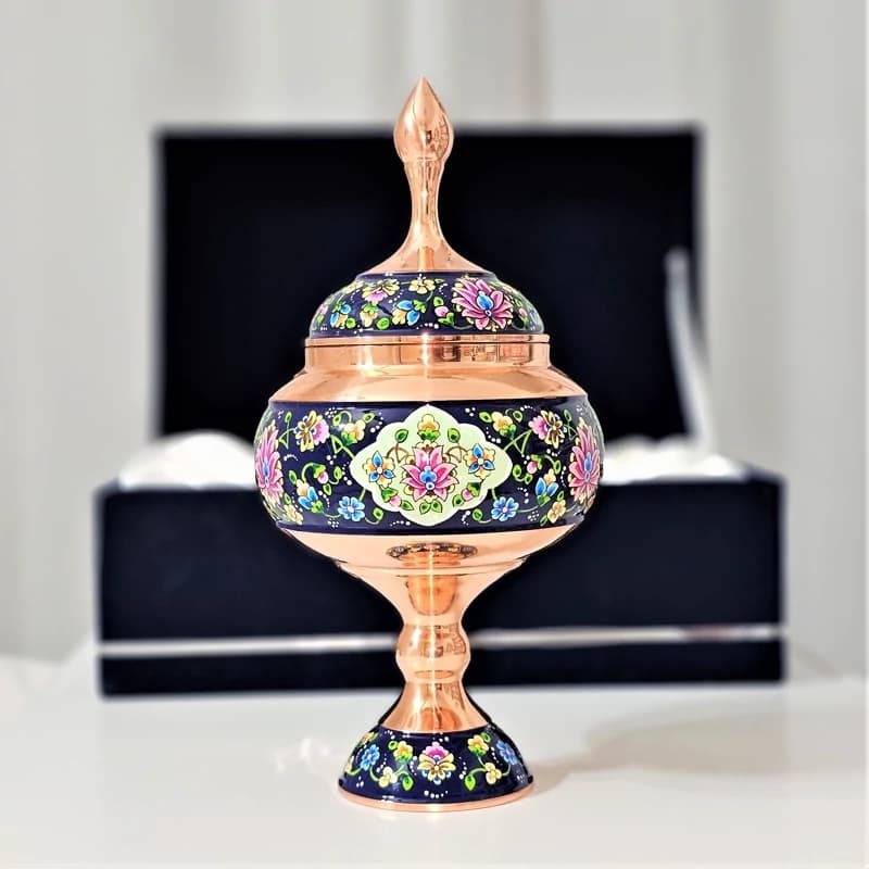 شکلات خوری مسی پایه دار مس و پرداز ارتفاع 27 به همراه جعبه فانتزی — تصویر ۲