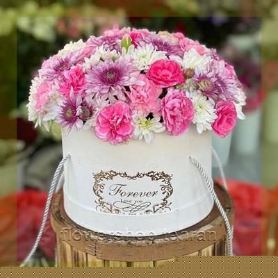 دسته گل در جعبه مناسب شرکتها، مطبها و فضاهای اداری