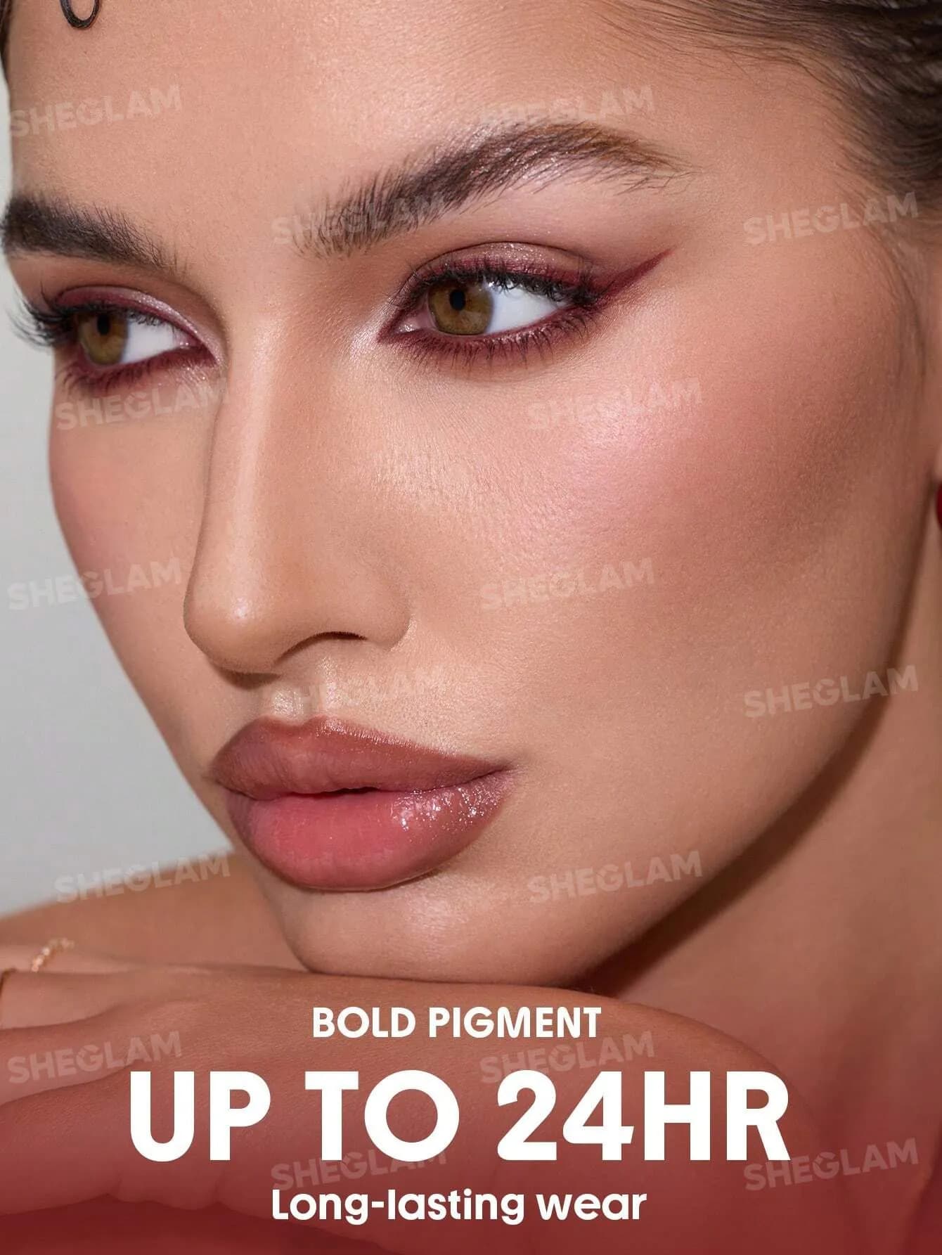 خط چشم ژلی شیگلم مدل Boldline Longwear رنگ زرشکی Burgundy — تصویر ۴