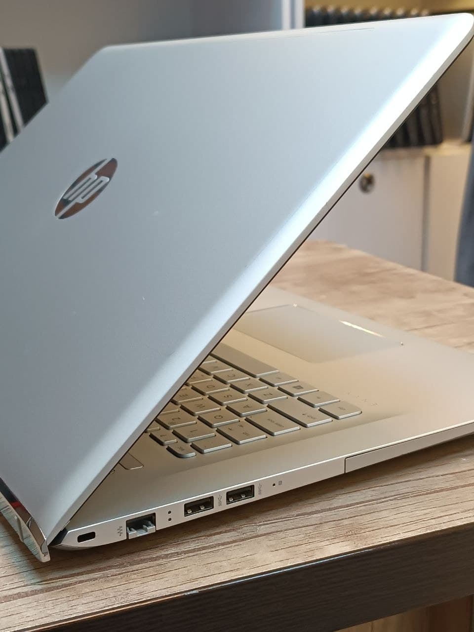 لپ تاپ HP Envy 17 Notebook i7 7500U | 16GB | 256GB SSD | Nvidia 940MX 2GB | 17 inch FHD Touch — تصویر ۷