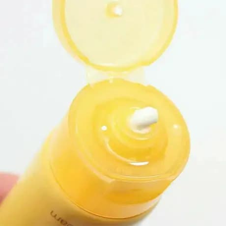 کرم ضد آفتاب کلینیک سولار اسمارت CLINIQUE Solar Smart SPF 50 — تصویر ۸