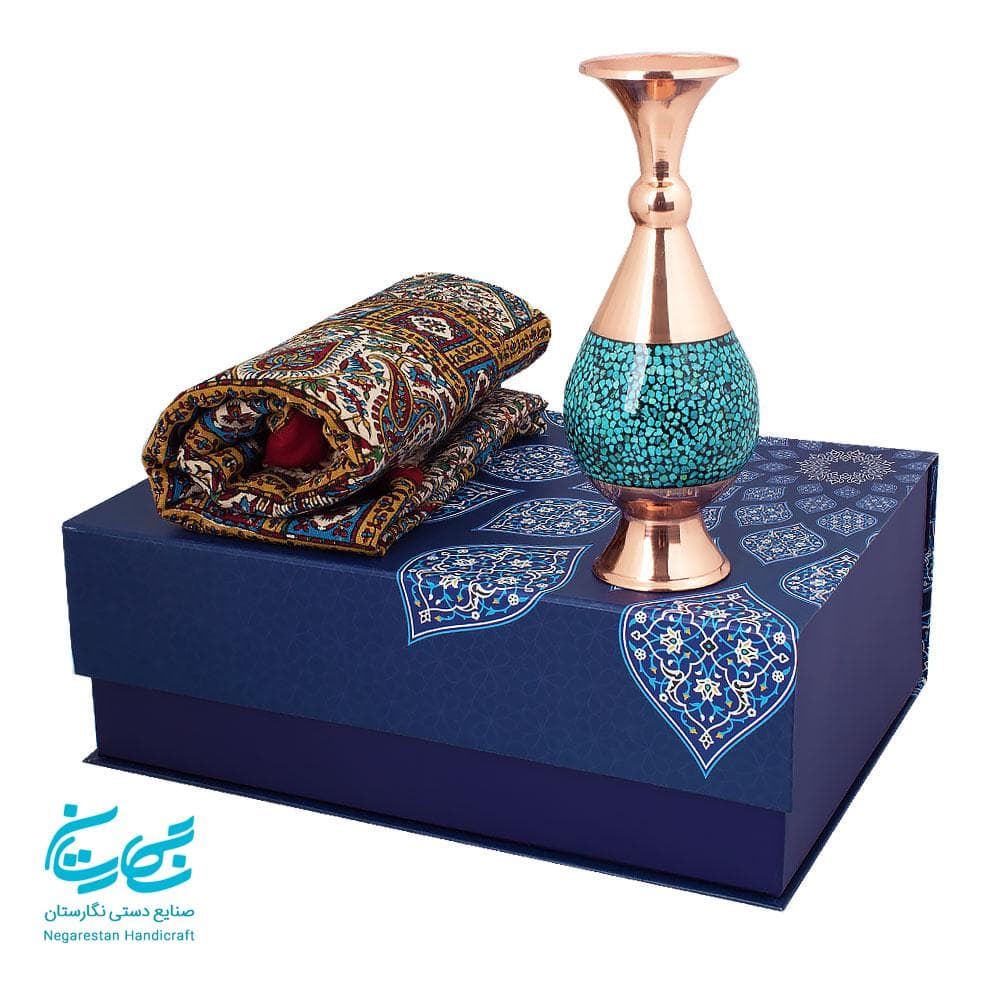 گلدان فیروزه کوب و رومیزی قلمکار اعلا با جعبه هاردباکس