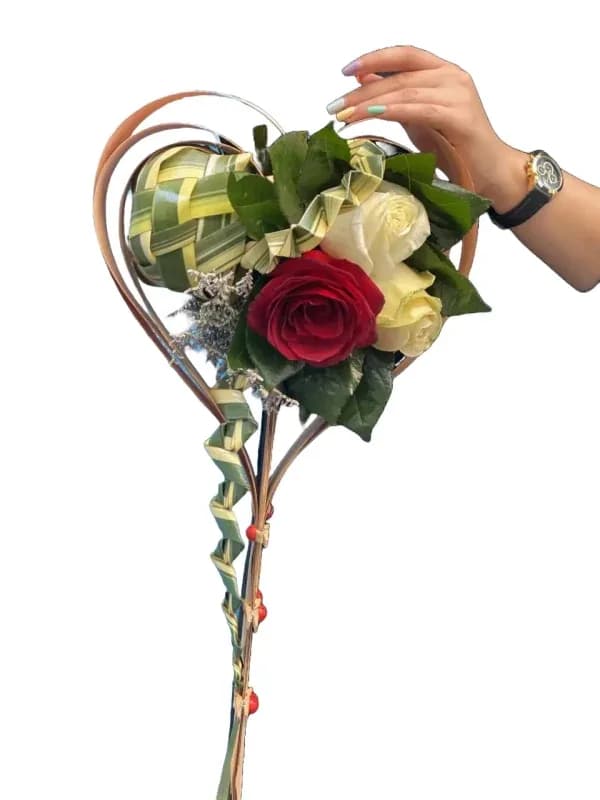 دسته گل مدل قلب و بافت کد dst-6 – فروشگاه گل کارا | Kara Flower — تصویر ۳