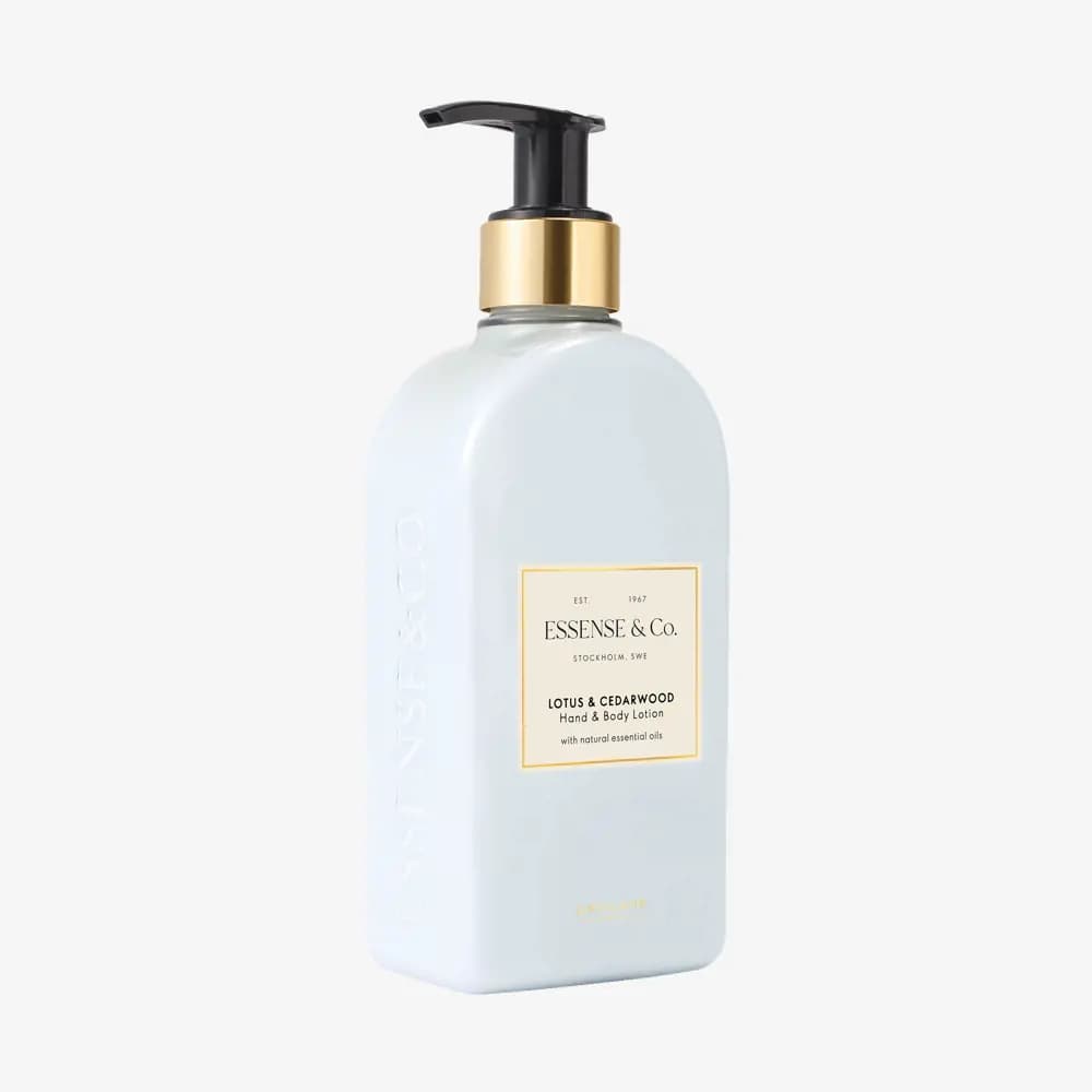 لوسیون بدن لوکس اسنس نیلوفر آبی و چوب سدر اوریفلیم Essense&Co. Lotus & Cedarwood Lotion — تصویر ۳