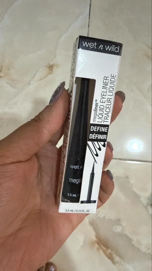 خط چشم مایع مگا لاینر وت اند وایلد MegaLiner Liquid Eyeliner Wet n Wild — تصویر ۳