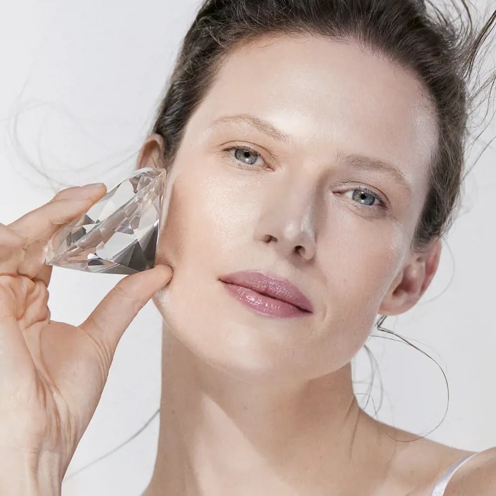 کرم ضد پیری و درخشانکننده الماس اوریفلیم Diamond Cellular Anti-Ageing Cream — تصویر ۱۱
