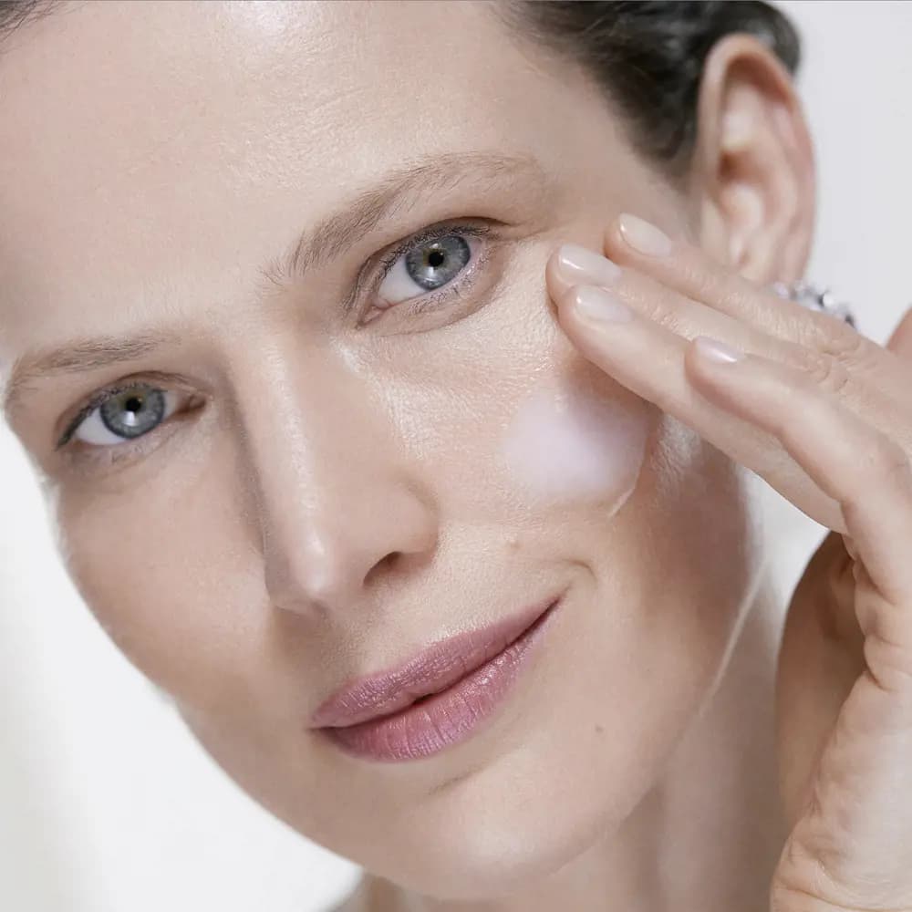 کرم ضد پیری و درخشانکننده الماس اوریفلیم Diamond Cellular Anti-Ageing Cream — تصویر ۳