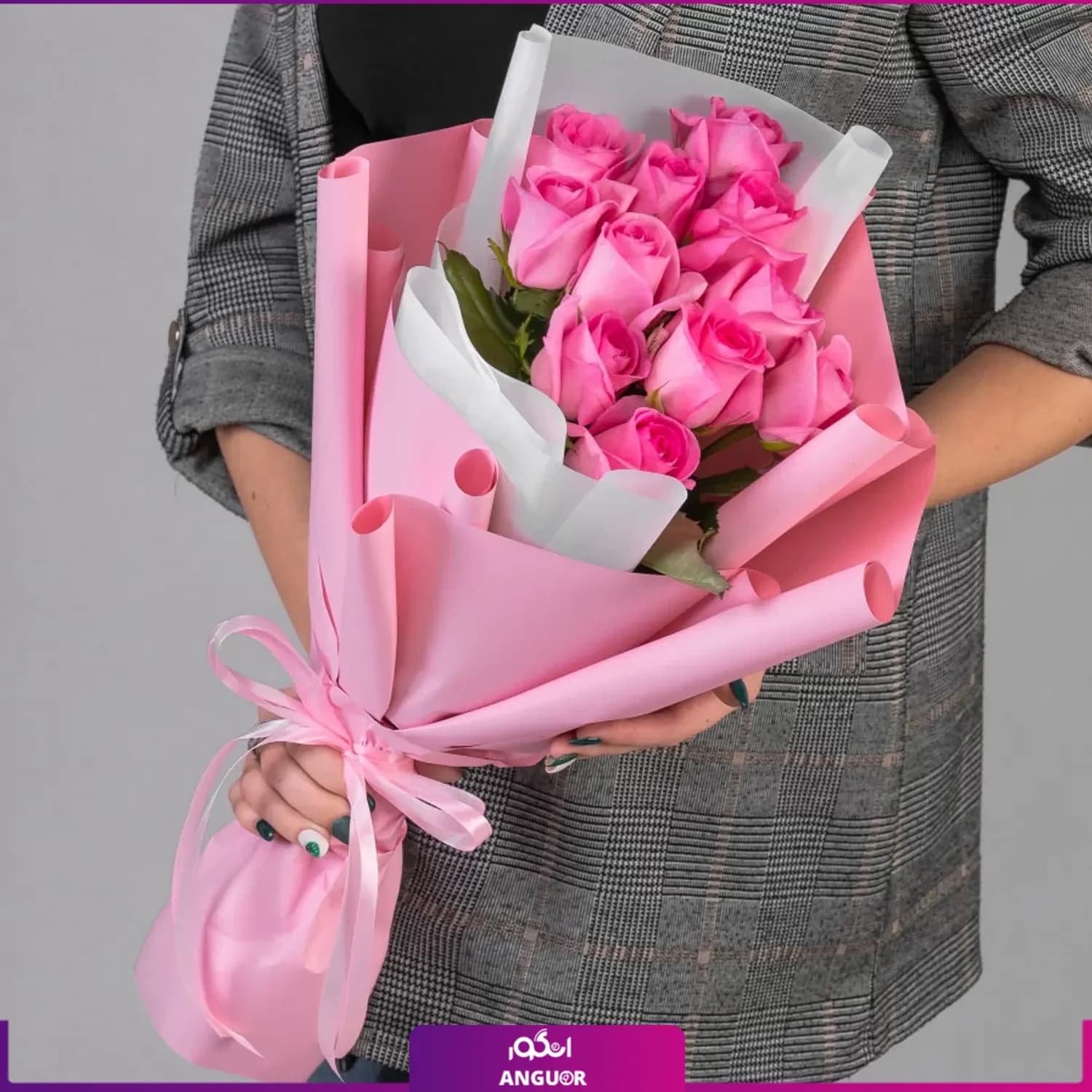 دسته گل رز صورتی 11 شاخه با کاغذ