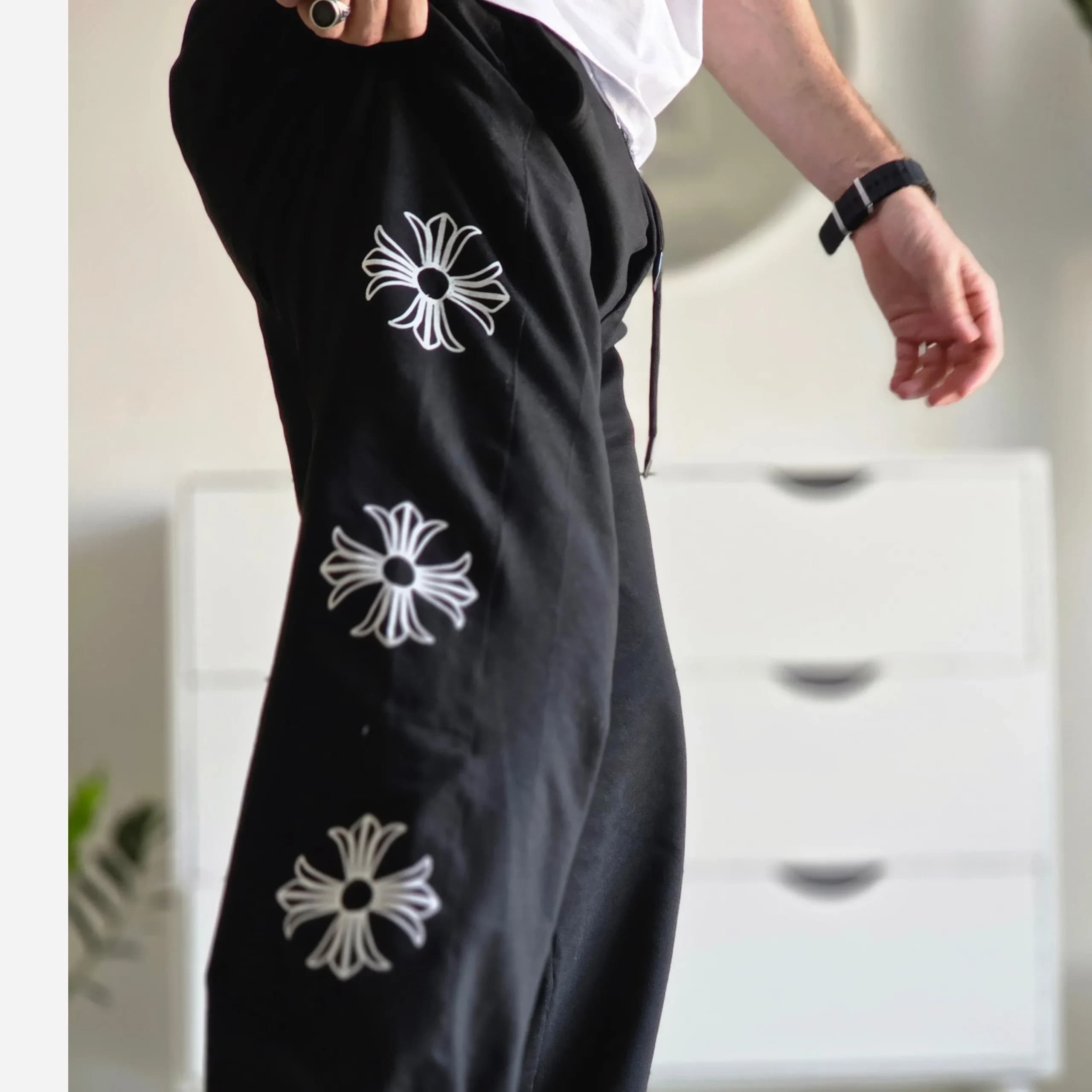 شلوار اسلش بگ کروم هارتز رنگ مشکی جنس گلکسی اسپان سایز XXL و XXXL — تصویر ۱۱