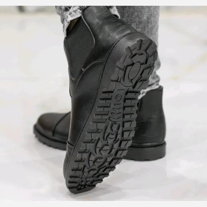نیم بوت مردانه رویه چرم درجه یک دوردوخت سبک و راحت سایز 40 تا 44 — تصویر ۱۰