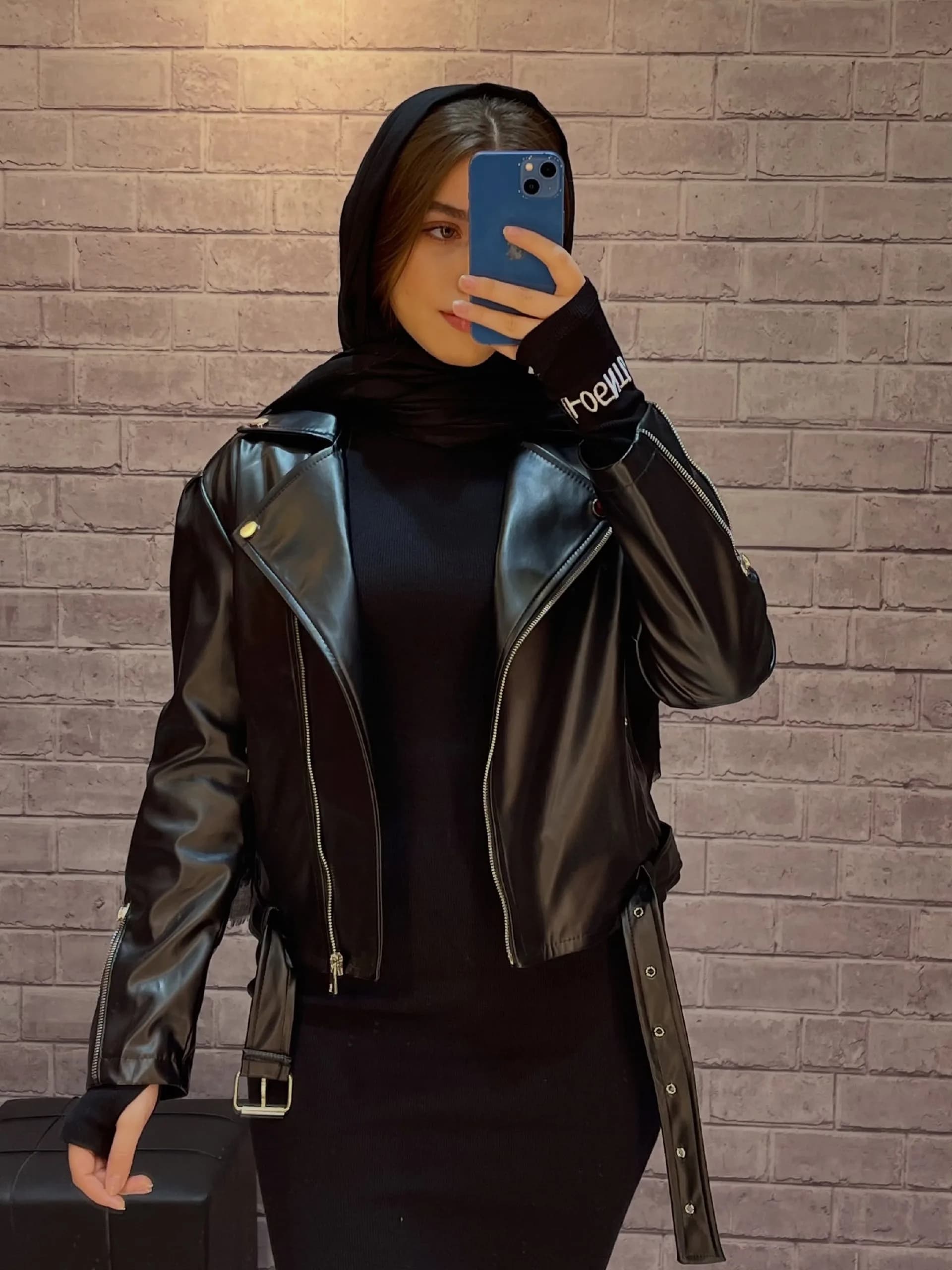 کت چرم یقه انگلیسی وارداتی کمر سگک دار مشکی — تصویر ۷