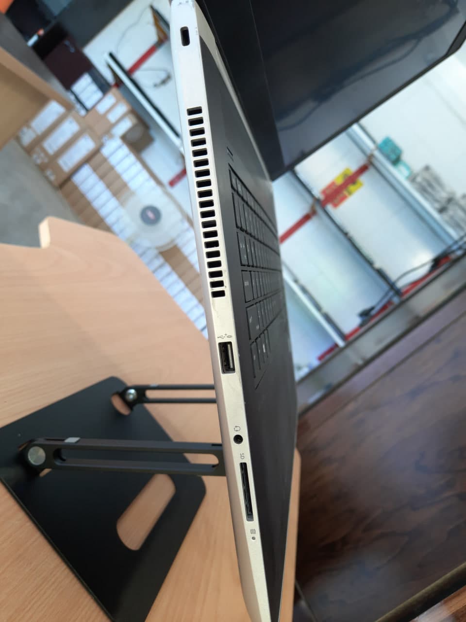 لپ تاپ استوک HP مدل ProBook 470 G5 با پردازنده i7 — تصویر ۸