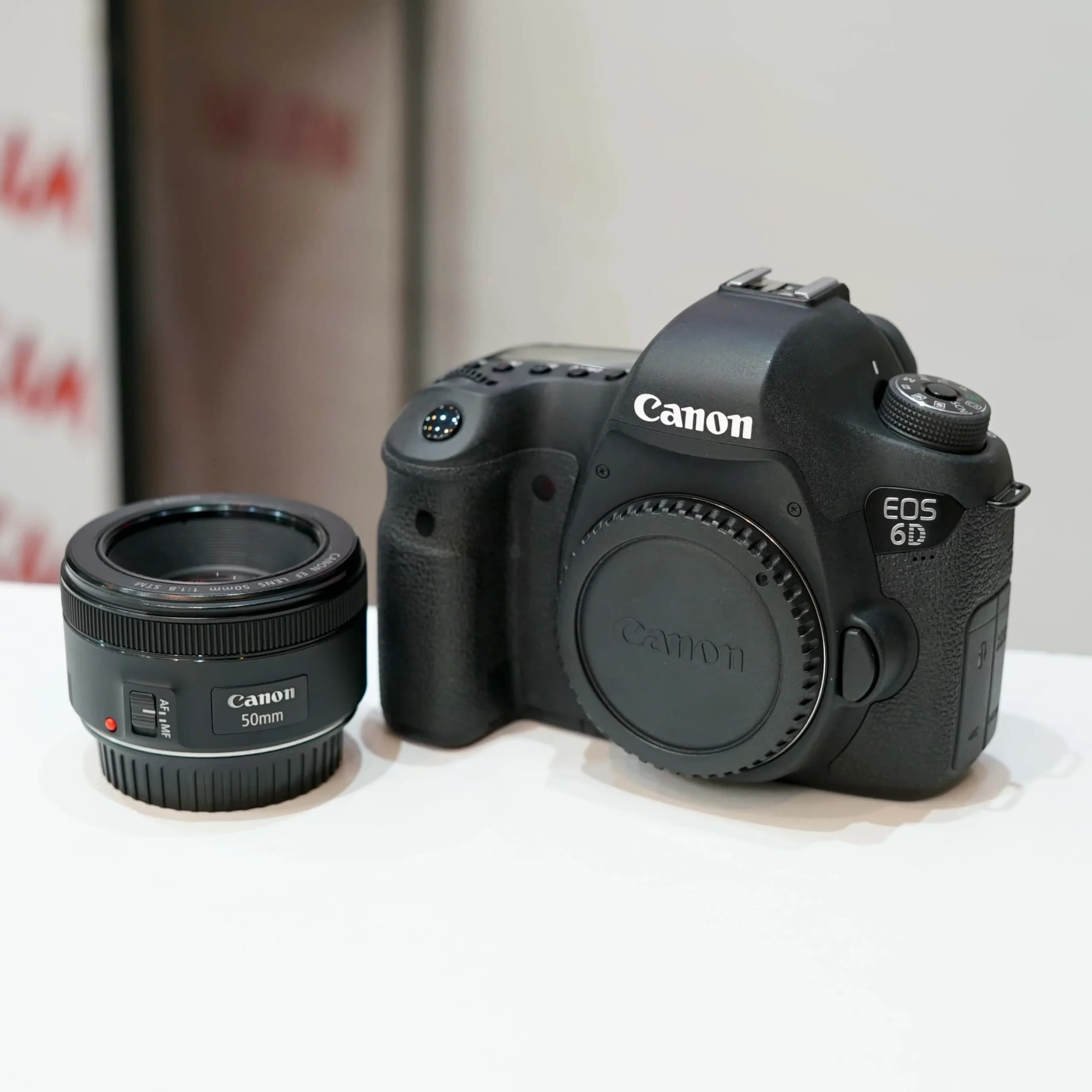 دوربین و لنز استوک کانن مدل Canon 6D+50mm f1,8 — تصویر ۲