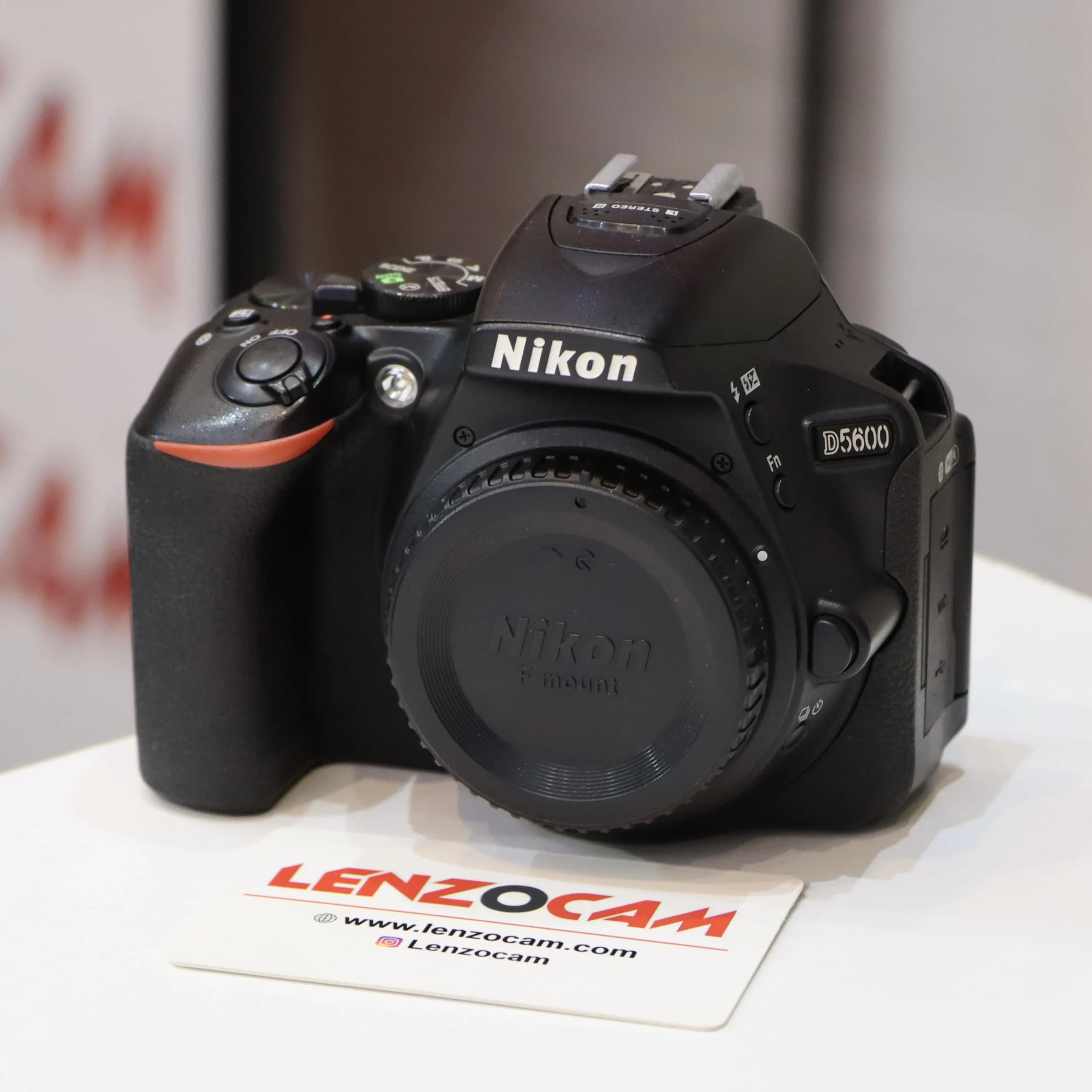 دوربین استوک نیکون مدل Nikon D5600 Body — تصویر ۲